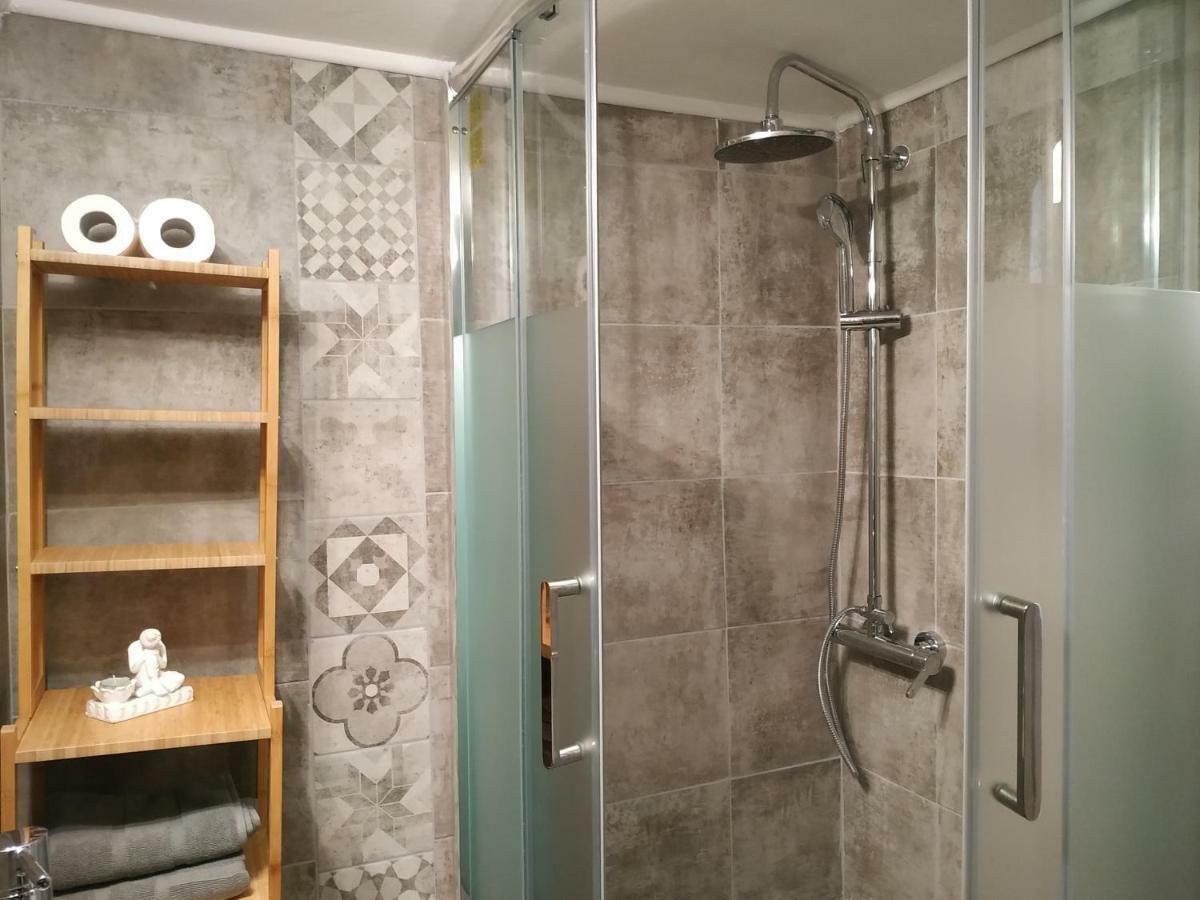 סלוניקי Bright Apartment Steps From The Sea מראה חיצוני תמונה